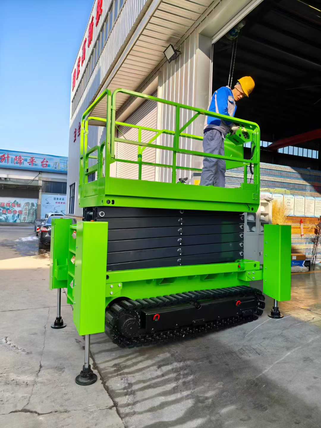 Компактный гусеничный подъемни – обзор и цена Compact Crawler Boom Lift